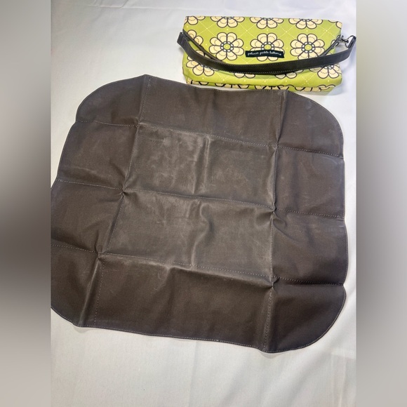 Petunia Pickle Bottom Clutch/Shoulder Bag - Green Daisy Floral - Picture 8 of 10